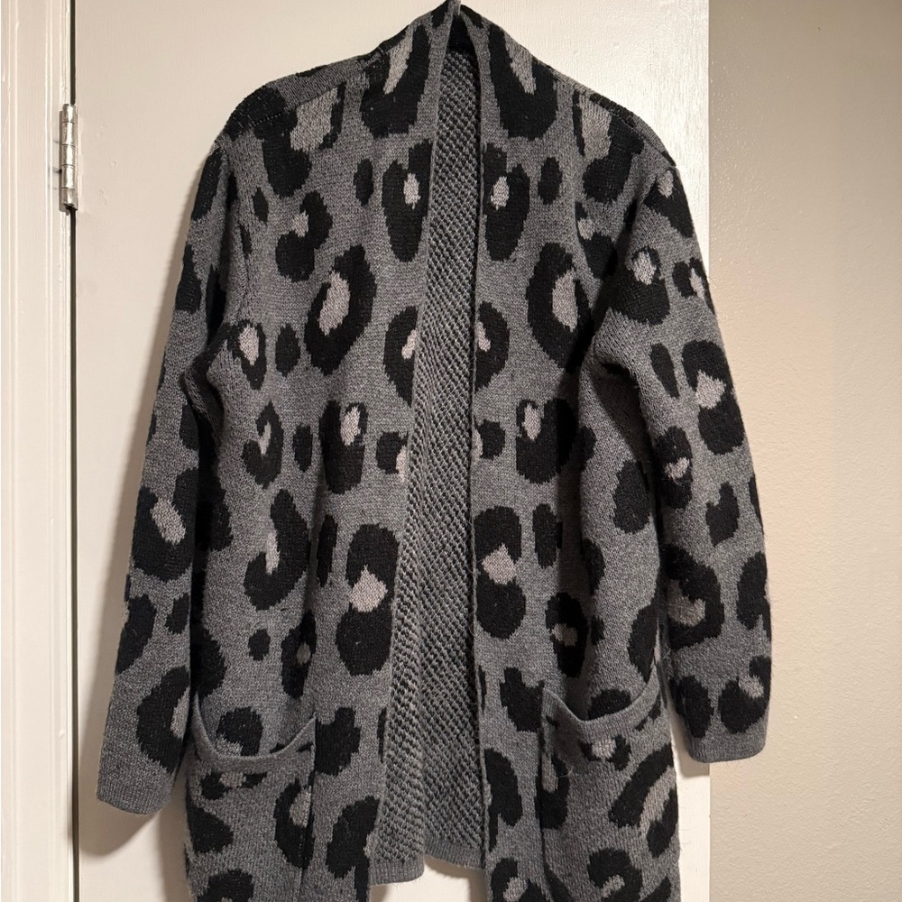 Pink Clover Black and Gray Knit Cardigan
